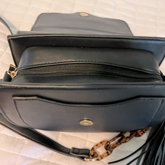 Mud Pie Black crossbody bag/purse with resin link accents. Never used NWOT - Picture 9 of 9